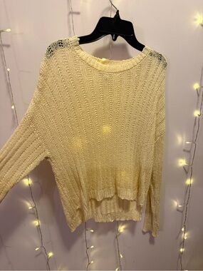 Forever 21 Pale Yellow Crewneck Knit Sweater
